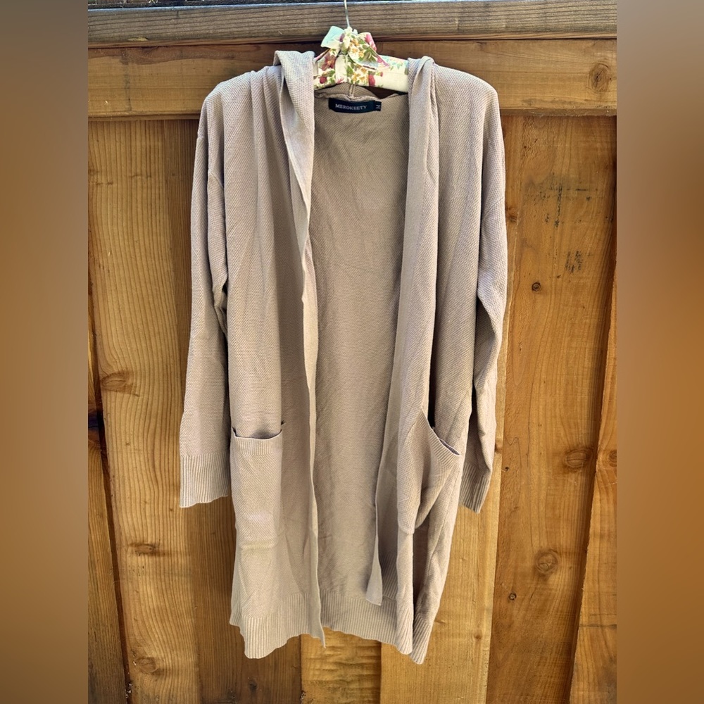 Long beige hooded cardigan, NWOT, size Medium, perfect condition, waffle